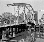 843216 Gezicht op de Dorpsbrug, de ophaalbrug over de Vecht te Loenen aan de Vecht.N.B. De foto is gemaakt ten behoeve ...